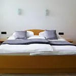 Rudi Hiti's