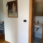 Rudi Hiti's בית הארחה 4*