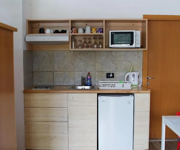 Πανσιόν Rudi Hiti's 4*