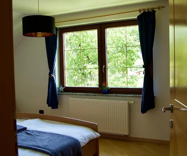 Rudi Hiti's Πανσιόν