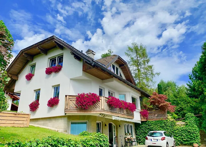 Rudi Hiti's Πανσιόν