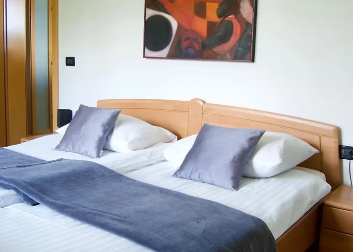 Rudi Hiti's Μπλεντ