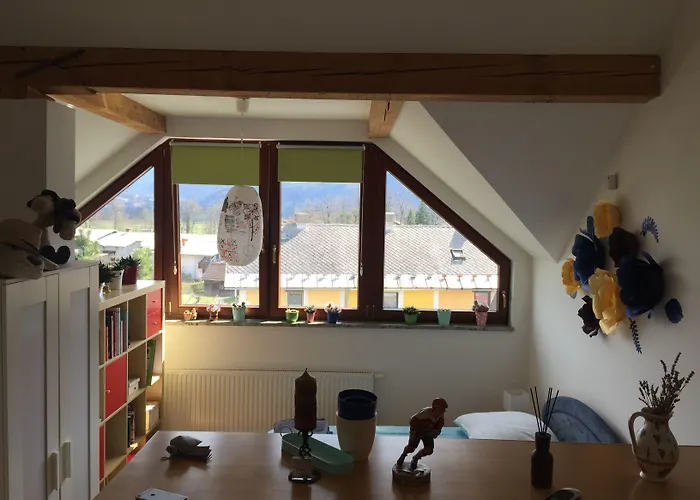 Rudi Hiti's Πανσιόν