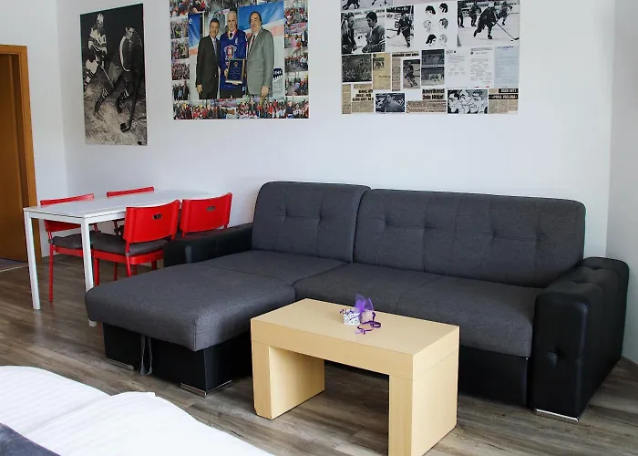 Rudi Hiti's Πανσιόν Μπλεντ