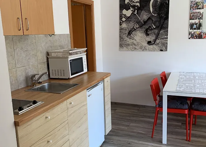 Rudi Hiti's Πανσιόν 4*